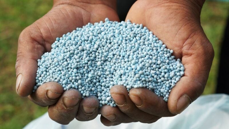 Conflito no Oriente Médio eleva preço da ureia e pressiona custo da safra em Mato Grosso, aponta Imea