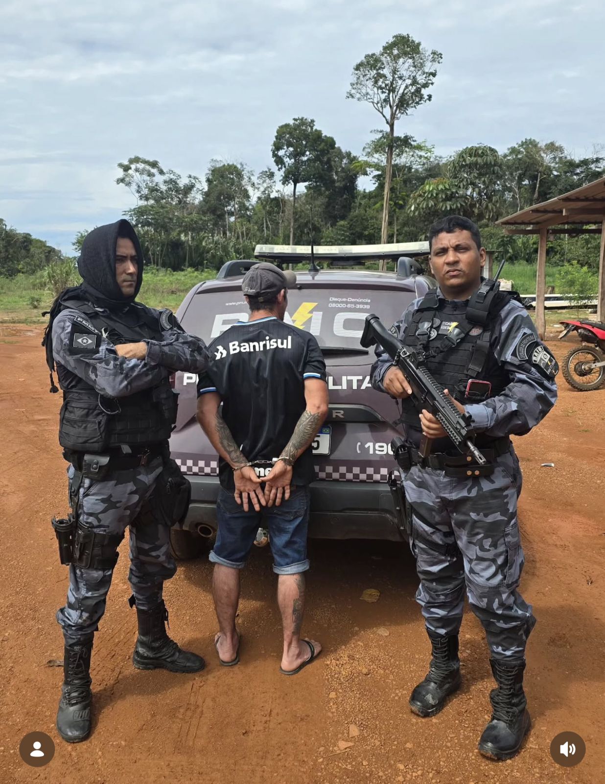 A Equipe RAIO prende homem com mandado de prisão