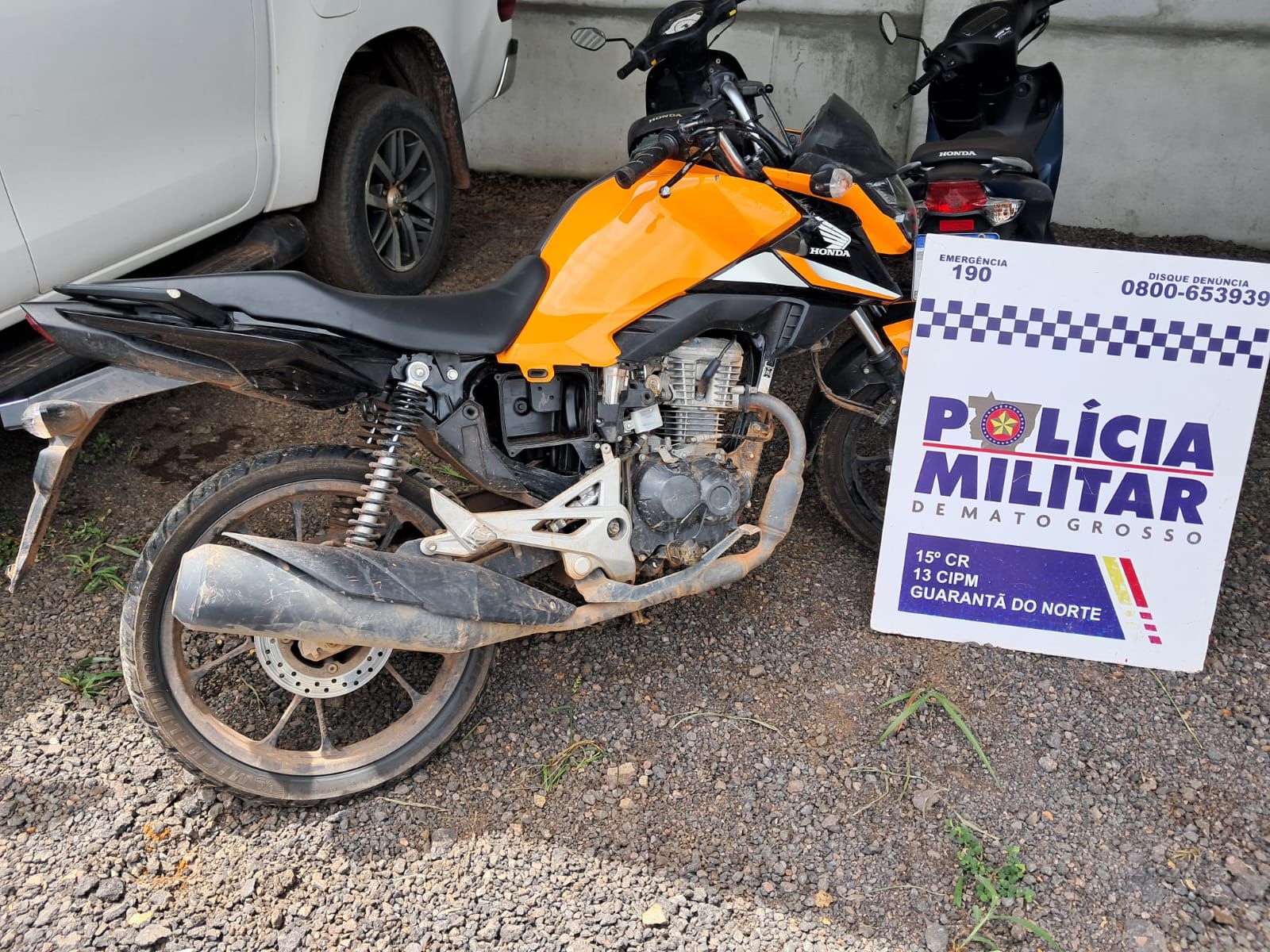 Policia Militar apreende motocicleta furtada