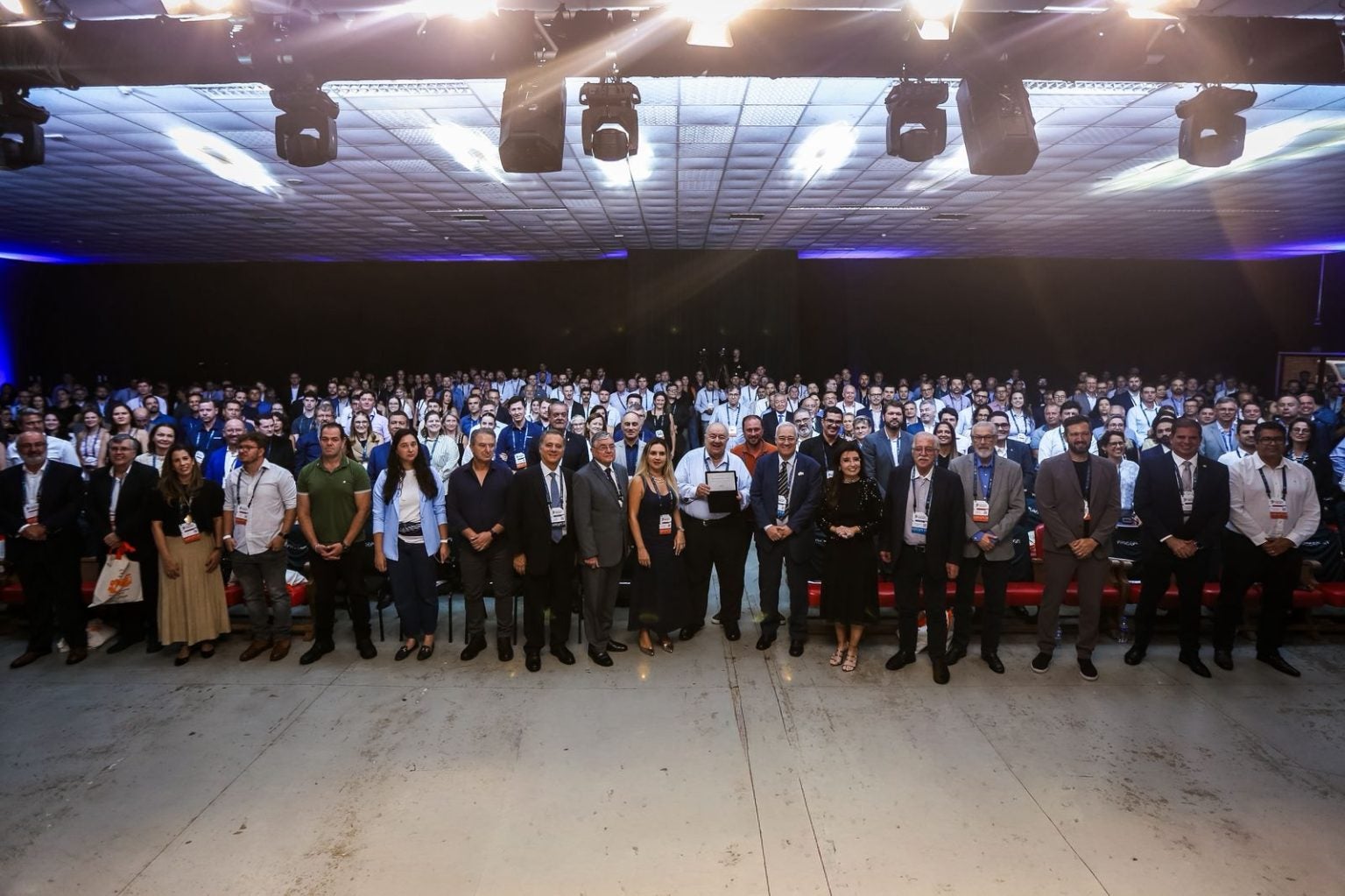 Delegação de MT participa de conferência que projeta expansão das PCHs