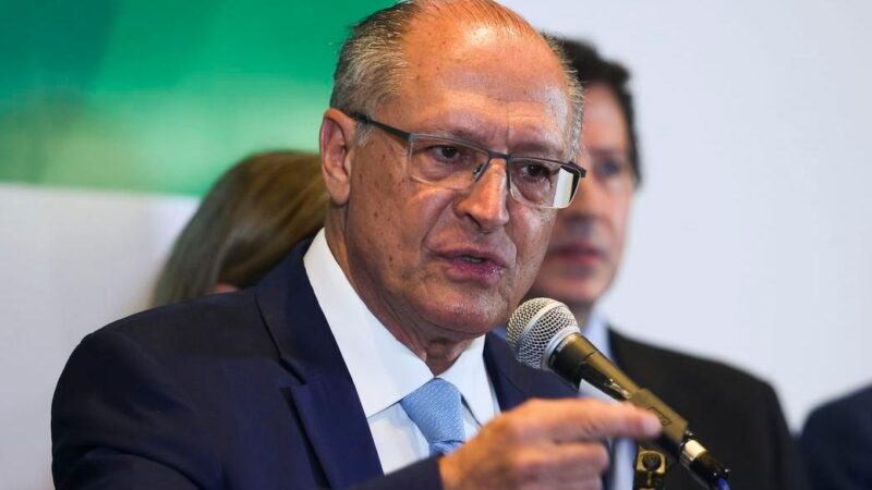 Alckmin deixará ministério em abril, mas seguirá como vice