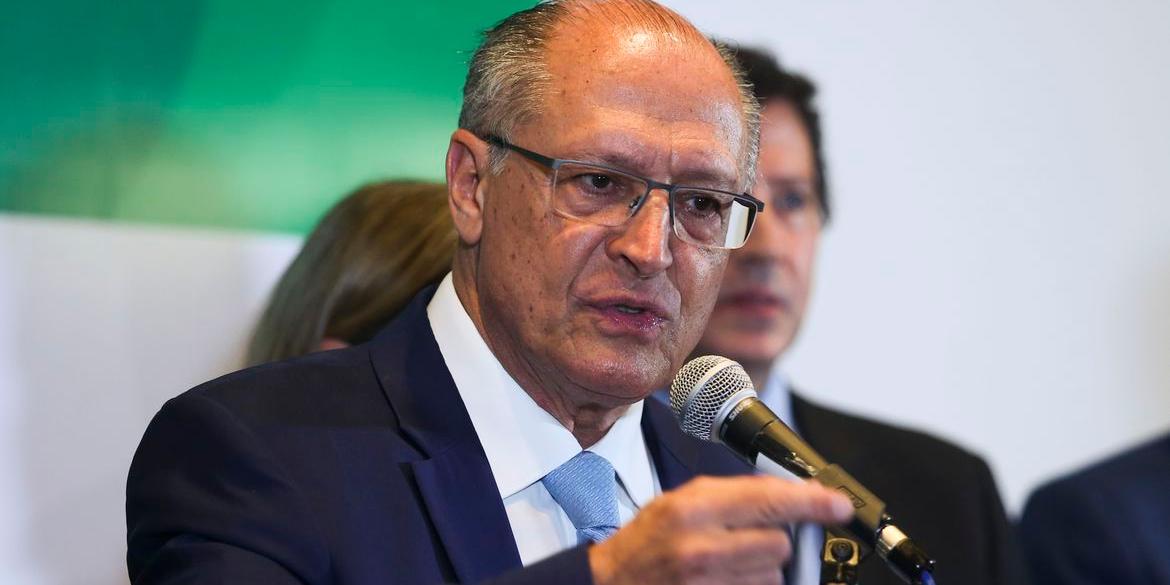 Alckmin deixará ministério em abril, mas seguirá como vice
