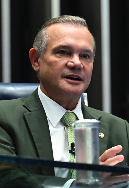 Um governo que começou trocando os pés pelas mãos