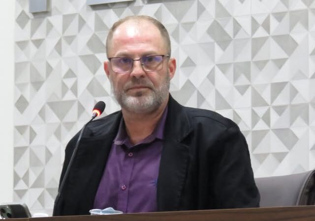 Vereadores apresentam indicação para revitalização urgente de parquinhos públicos em Guarantã do Norte