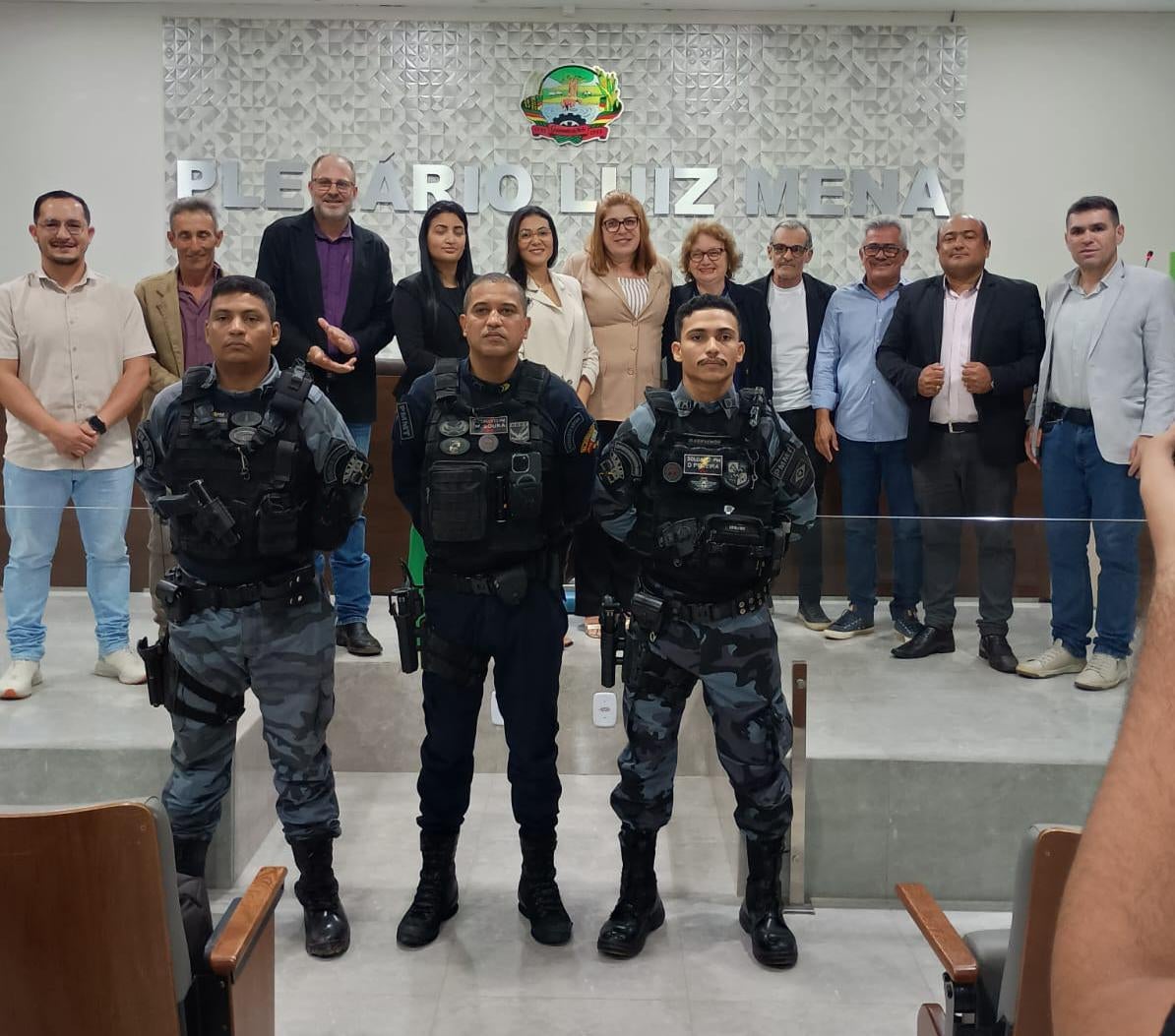 A Câmara Municipal de Guarantã do Norte prestou homenagem a policiais militares que atuaram no resgate de uma família durante uma forte inundação registrada no norte de Mato Grosso, na noite de 6 de fevereiro de 2026