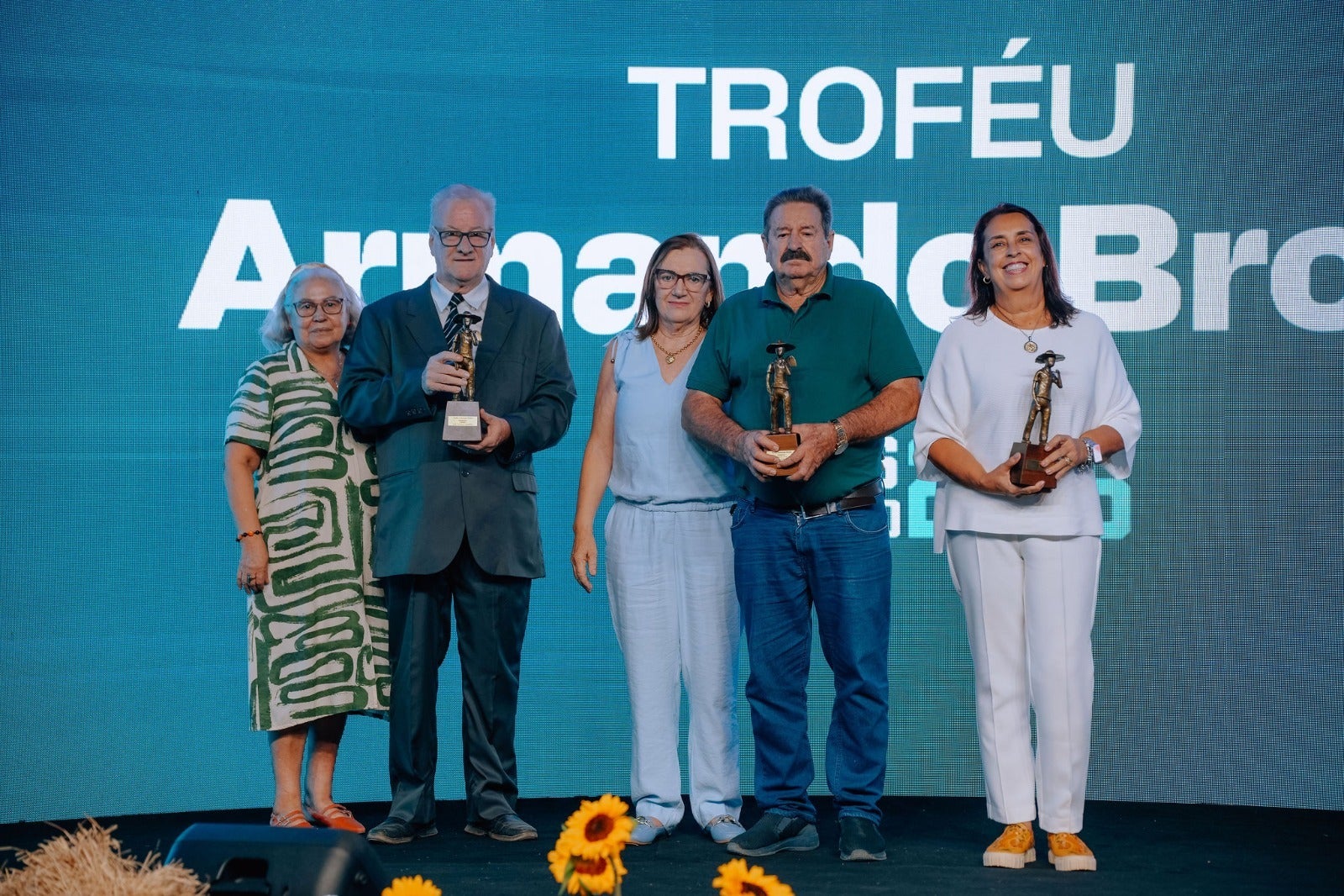 Troféu Armando Brolio homenageia educadora, casal pioneiro e cidadão que ajudaram a construir a história de Campo Novo do Parecis