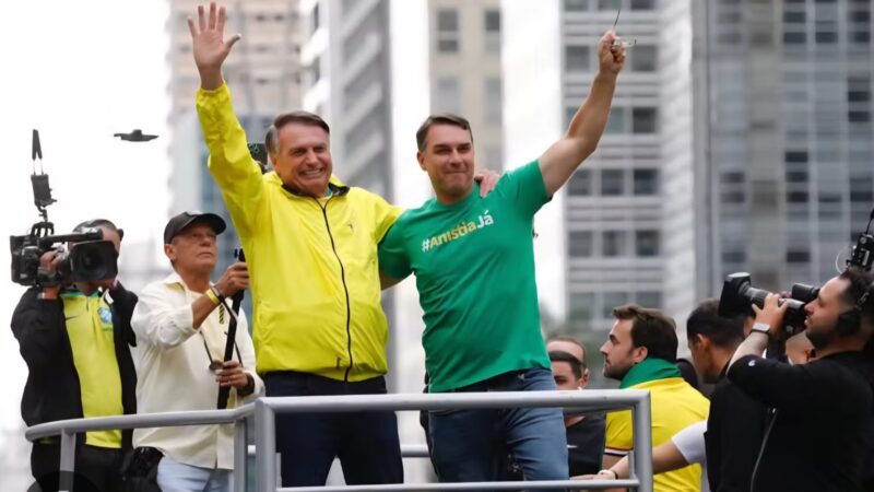 Quem sempre esteve e quem chegou agora? Agenda de Flávio Bolsonaro em Sinop expõe contrastes