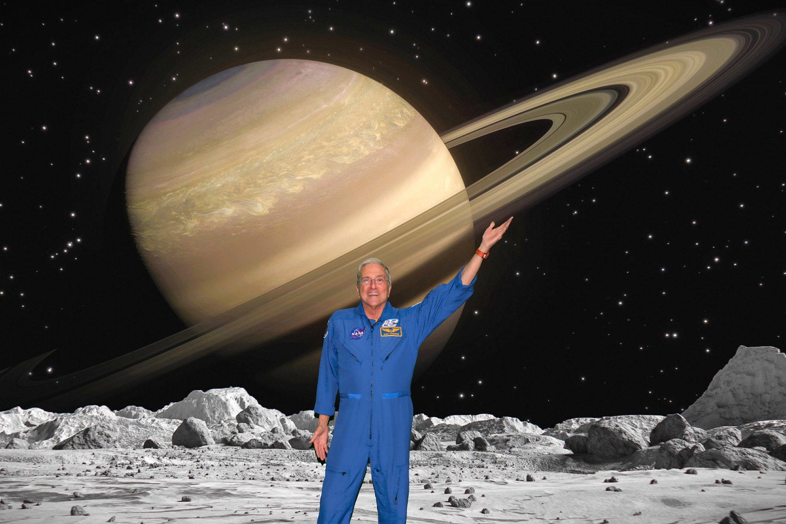 Astronauta da NASA com mais de mil horas no espaço visita Space Adventure em Balneário Camboriú (SC)