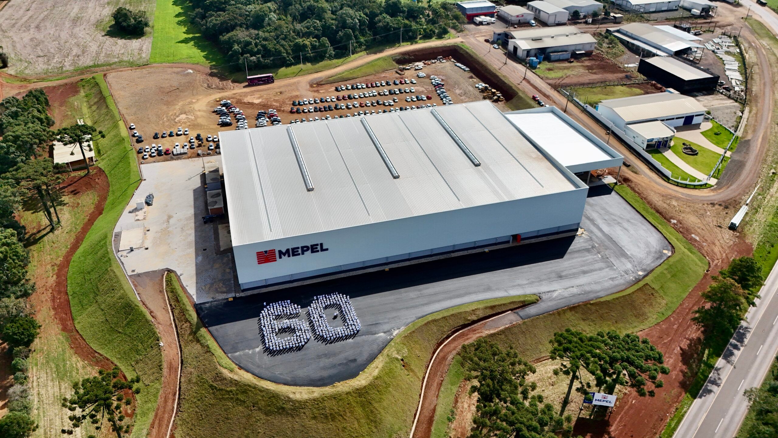 Mepel celebra 60 anos, inaugura fábrica e consolida expansão no Brasil e no exterior