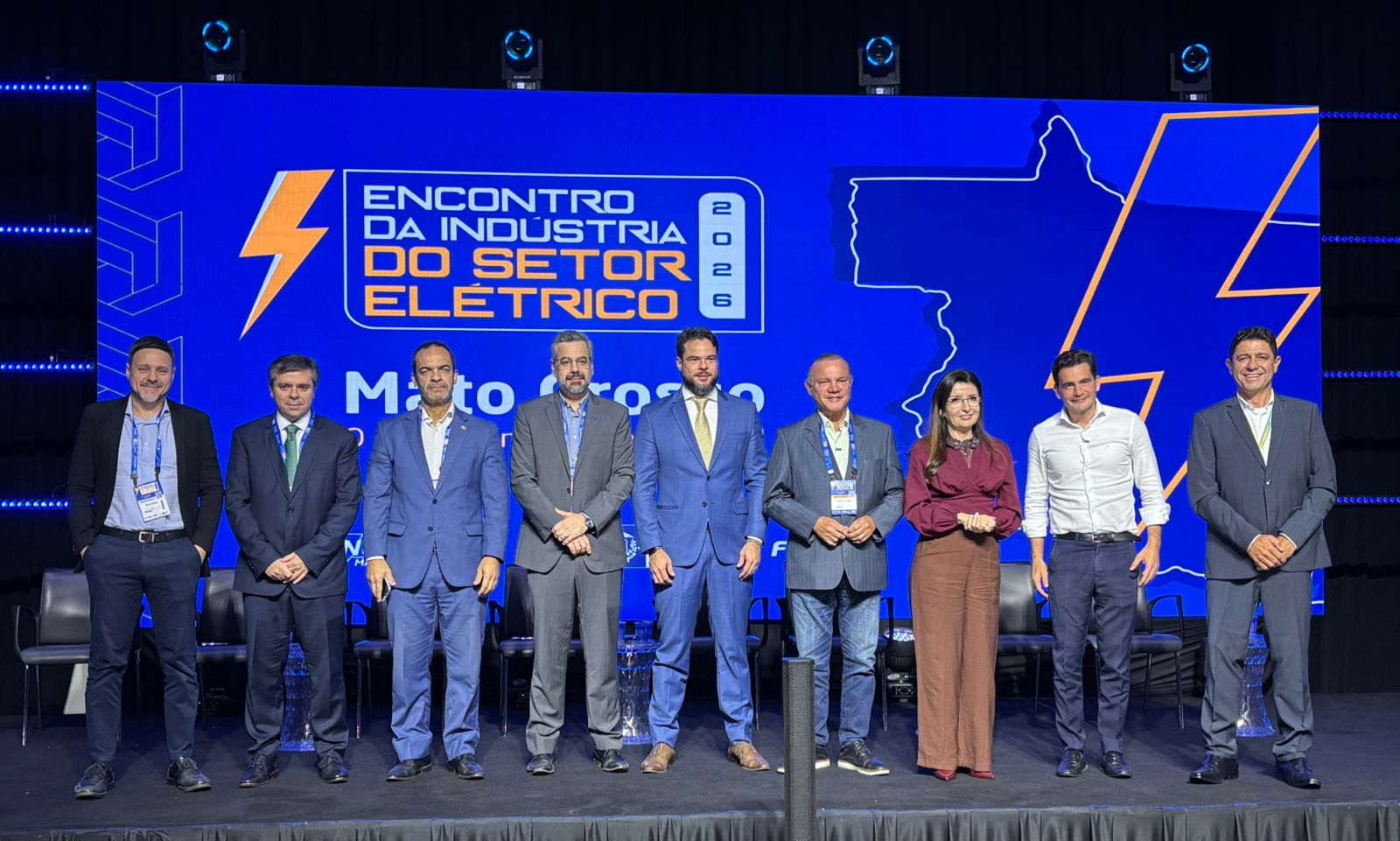 Fagundes defende expansão energética e industrialização durante encontro do setor elétrico em Cuiabá