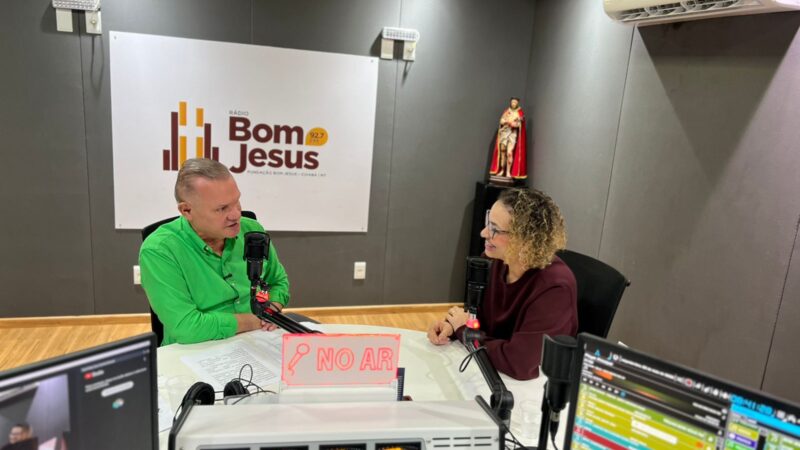 DURANTE ENTREVISTA À RÁDIO BOM JESUS, WELLINGTON DEFENDE GOVERNO HUMANO, VALORIZAÇÃO DOS SERVIDORES E COMBATE FIRME AO FEMINICÍDIO
