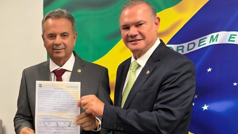 Wellington Fagundes assina PEC que amplia liberdade do trabalhador para escolher jornada de trabalho
