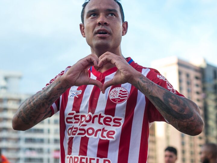 Líder de participações diretas em gols na Série B, Vinícius explica grande fase no Náutico