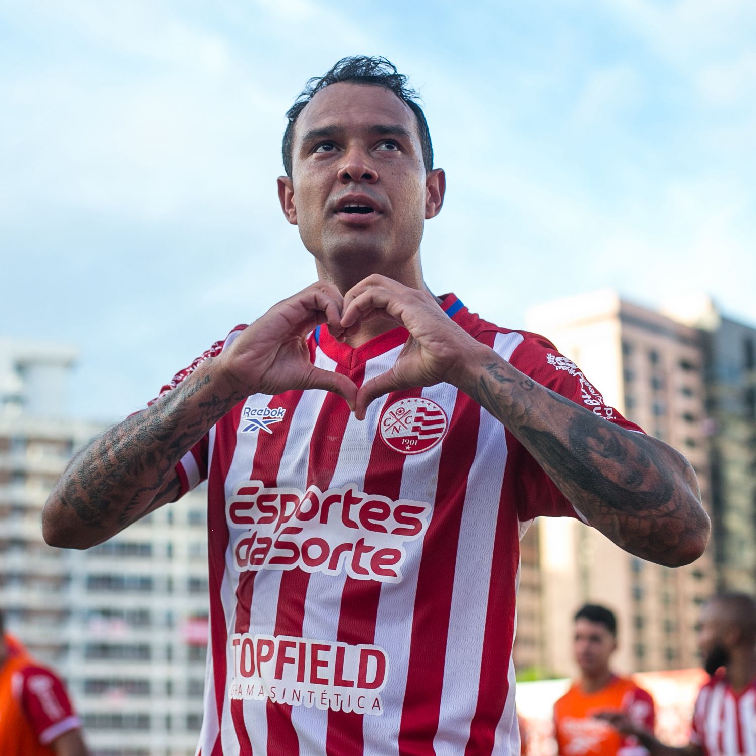 Líder de participações diretas em gols na Série B, Vinícius explica grande fase no Náutico