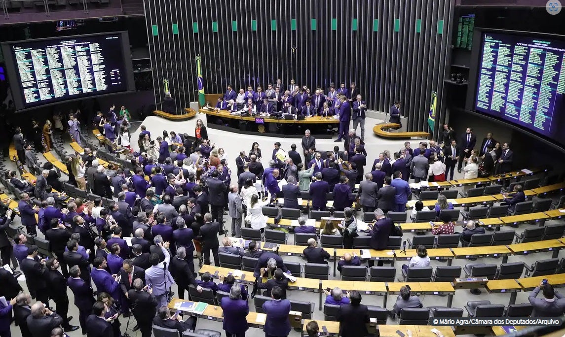 Câmara aprova em dois turnos fim da escala 6×1; veja como votaram deputados de Mato Grosso