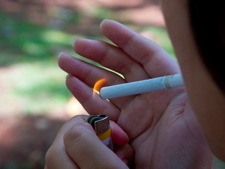 Maio Cinza alerta para alta de fumantes e riscos do cigarro eletrônico