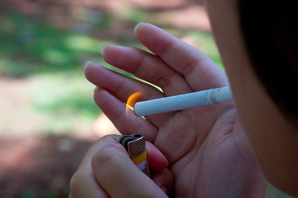 Maio Cinza alerta para alta de fumantes e riscos do cigarro eletrônico