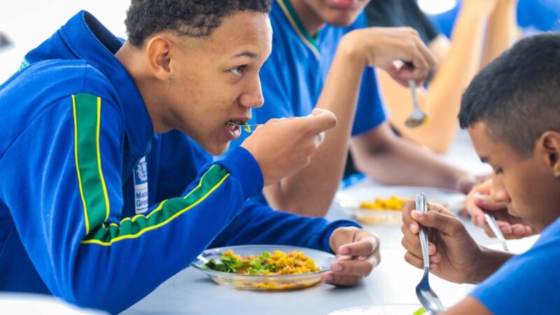 Seduc orienta escolas sobre venda de alimentos e reforça restrições em cantinas da Rede Estadual