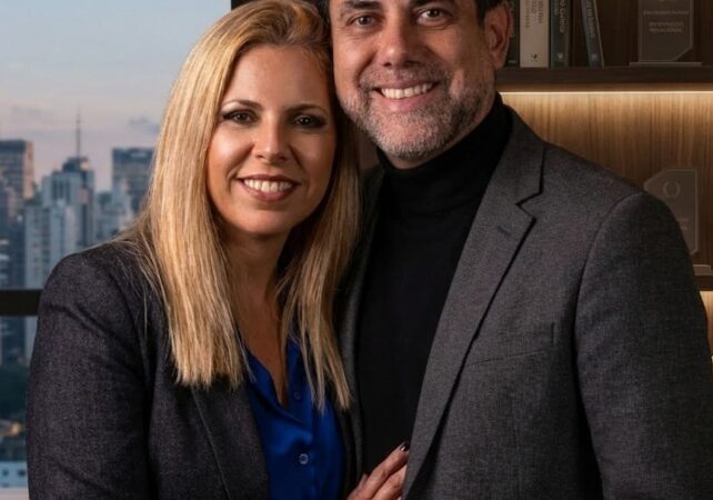 Entre a Bíblia e o meio liberal: a história de um casal que escolheu viver sem segredos