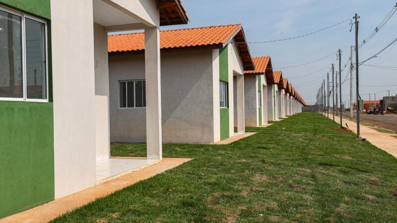Com investimento de R$ 300 milhões, Governo de Mato Grosso facilita acesso à casa própria