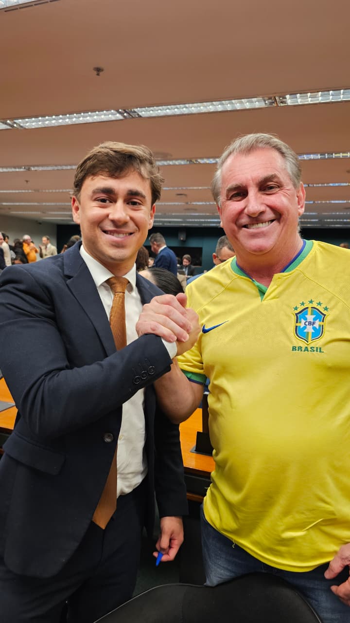 Bolsonaro da Shopee acompanha votação da PEC 32 e reforça aproximação com lideranças da direita