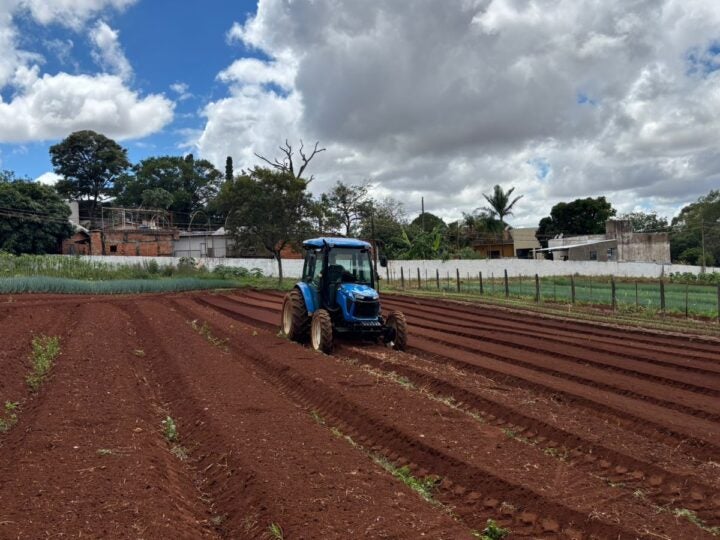 Tratores vocacionados impulsionam mecanização e rentabilidade na horticultura brasileira