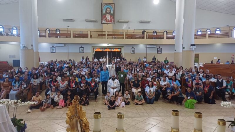 Retiro Diocesano do Movimento Sacerdotal Mariano reúne centenas de fiéis em Sinop e destaca participação na beatificação de Padre Nazareno Lanciotti