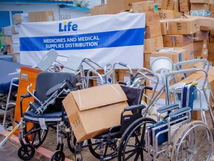 A crise humanitária se aprofunda enquanto mais de um milhão de pessoas permanecem deslocadas e milhares de famílias continuam enfrentando fome e falta de moradia