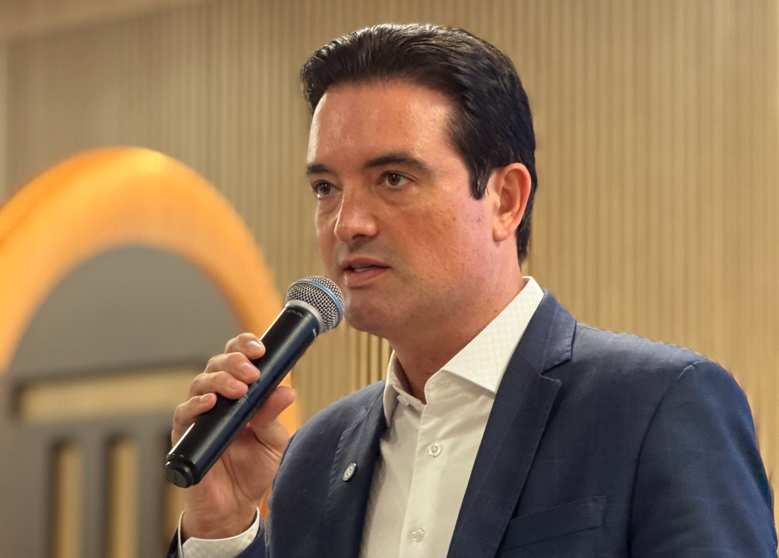 Com apoio de mais de 130 vereadores, Léo Bortolin amplia base no interior e se destaca na disputa por vaga na ALMT