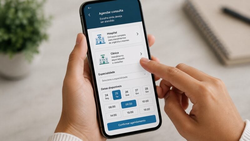 Mesmo com 84% dos acessos à saúde digital pelo celular, clínicas e hospitais ainda falham na comunicação com pacientes