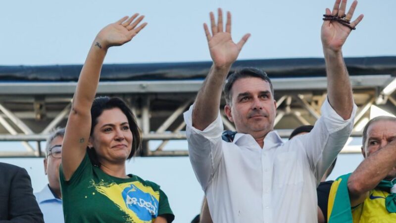 Flávio diz orar para ter uma mulher “qualificada” como vice em eleições