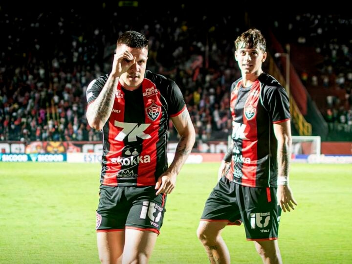 Vitória vence e afunda o Vasco na zona de rebaixamento