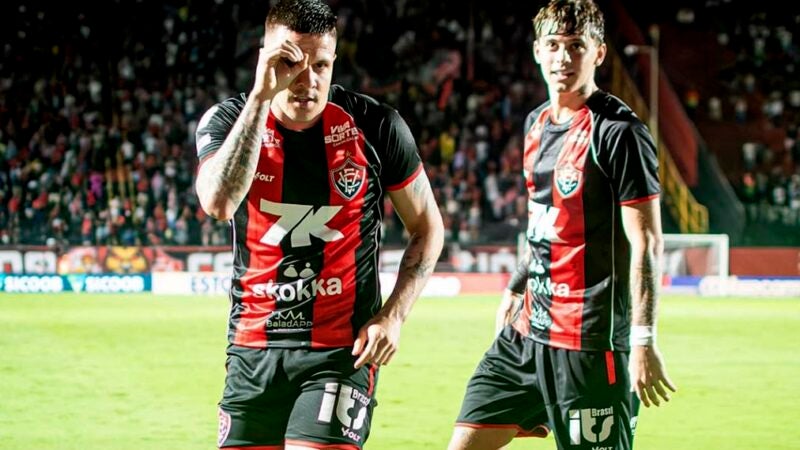 Vitória vence e afunda o Vasco na zona de rebaixamento