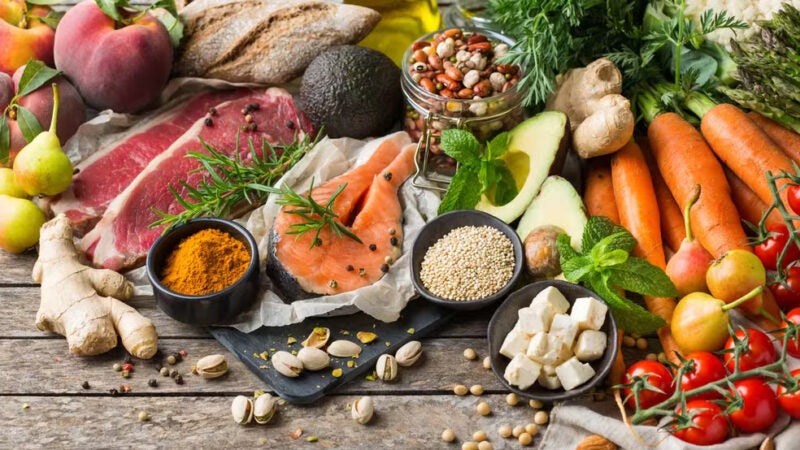 Alimentação pode influenciar sintomas do TDAH, mas não substitui tratamento especializado