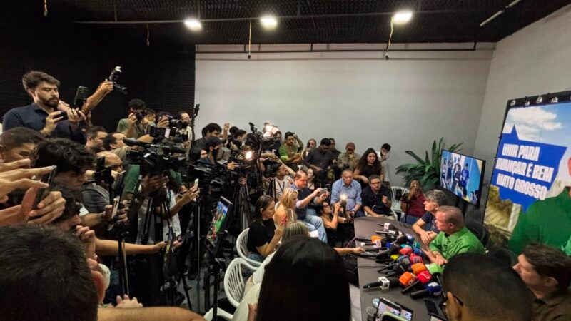 Wellington dedica 1h40 à imprensa, responde todos os questionamentos e reforça compromisso com transparência