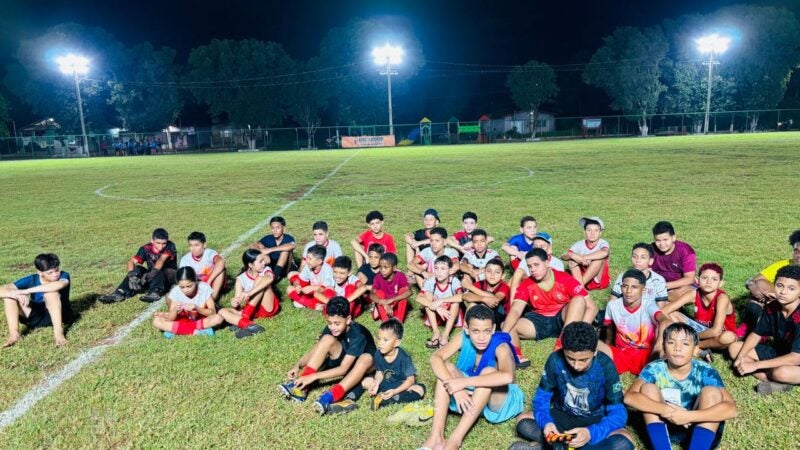 Projeto “Joga Bem Cuiabá” leva futebol gratuito para jovens da Baixada