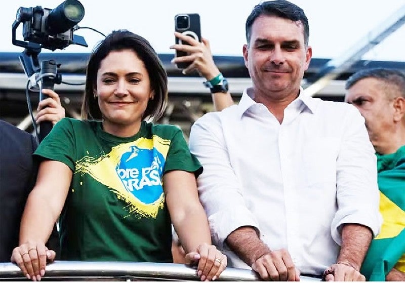 Michelle deixa o comando do PL Mulher e se queixa de ataques
