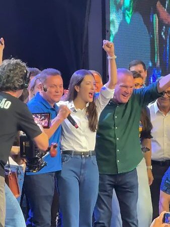 Wellington comparece à convenção do MDB com comitiva de bolsonaristas do PL