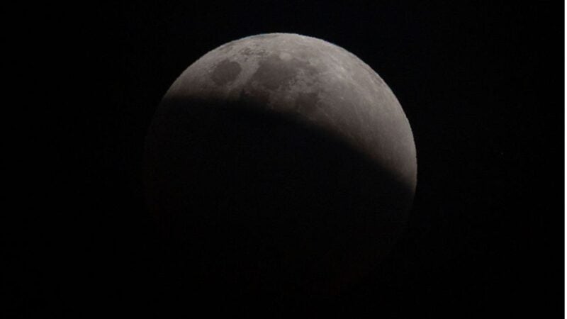 Eclipse lunar poderá ser visto em todo o Brasil nesta quinta-feira; saiba horário 