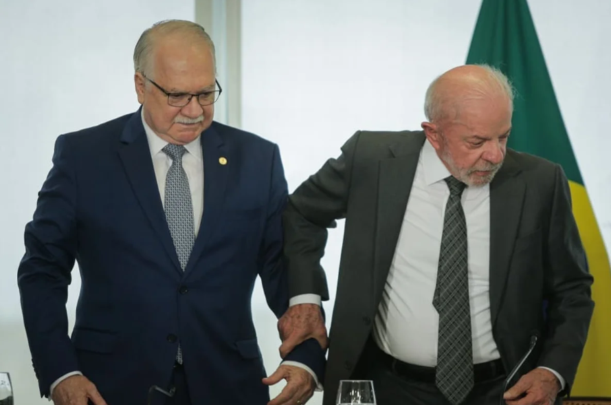 Lula tem conversa reservada com Fachin e Gonet sobre crise no STF