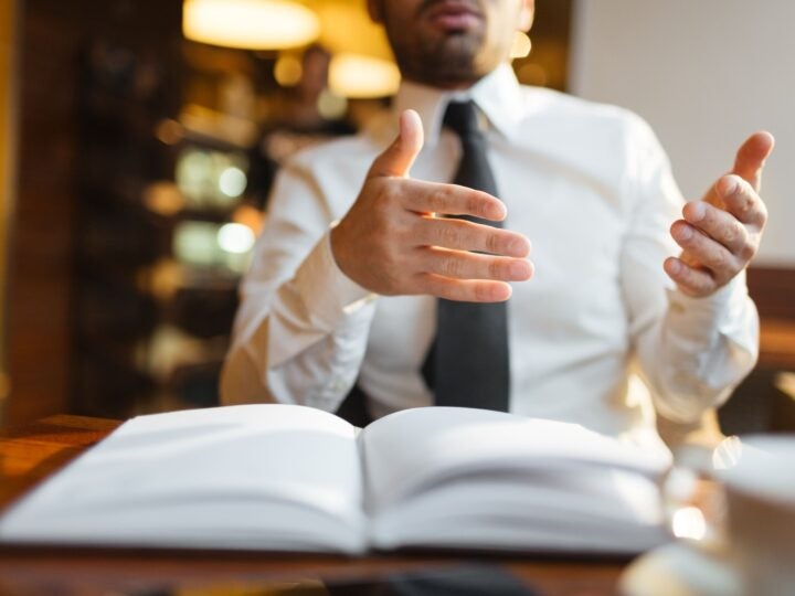 Os riscos de buscar orientação jurídica na Inteligência ArtificialRespostas genéricas podem ignorar particularidades do caso e levar a consequências negativas