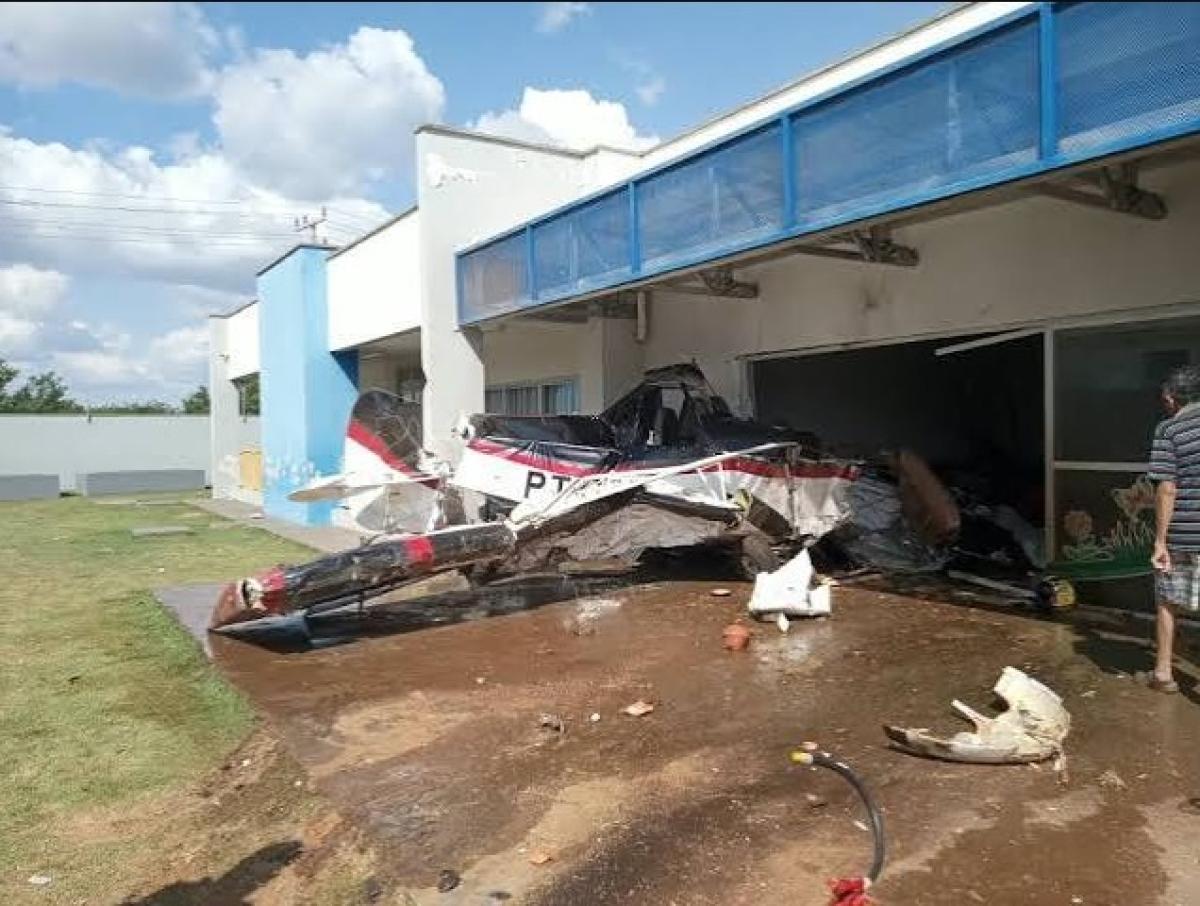 Avião agrícola cai sobre creche que atende 180 crianças no interior