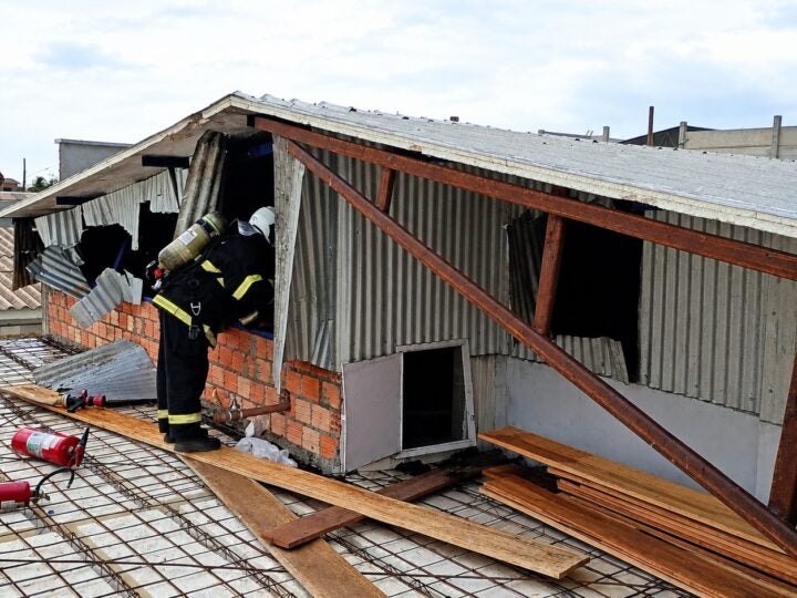 Bombeiros foi acionado para atender a uma ocorrência de incêndio no Hospital Municipal de Guarantã do Norte
