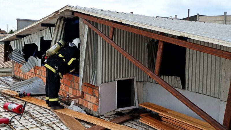 Bombeiros foi acionado para atender a uma ocorrência de incêndio no Hospital Municipal de Guarantã do Norte